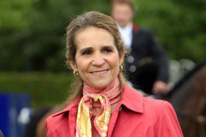 La infanta Elena se somete a una operación que se suma a su lesión en el pie