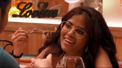 Se viene arriba en 'First Dates', propone a su cita ir al baño y luego la  rechaza: "¿Vamos ahora?"