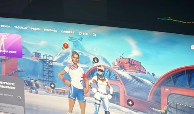 Lamine Yamal se 'descuida' en la PlayStation y desvela con qu� futbolistas juega