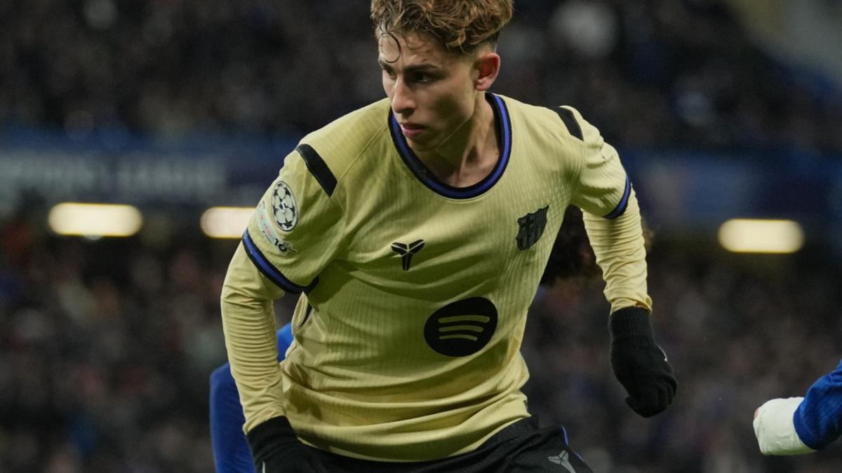 Fermin López, mediocampista del Barcelona, se perderá dos semanas por lesión en la pantorrilla.