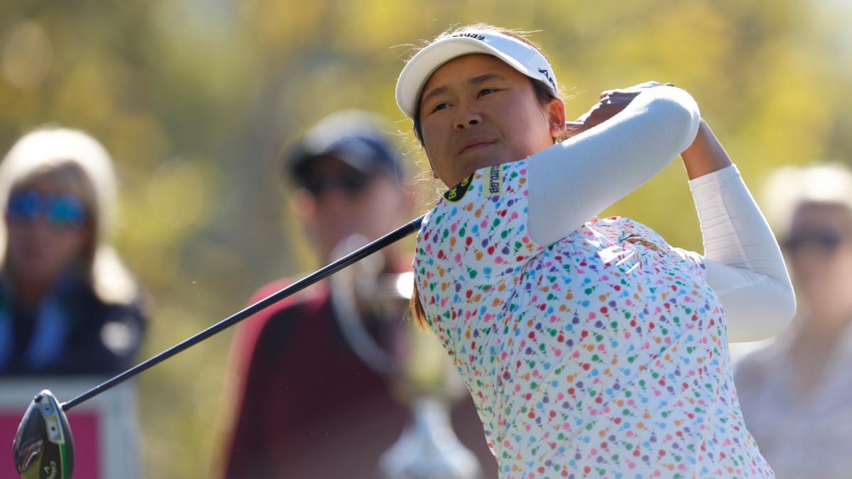 Azahara Muñoz despega y la líder Trichat Cheenglab hace historia en Málaga