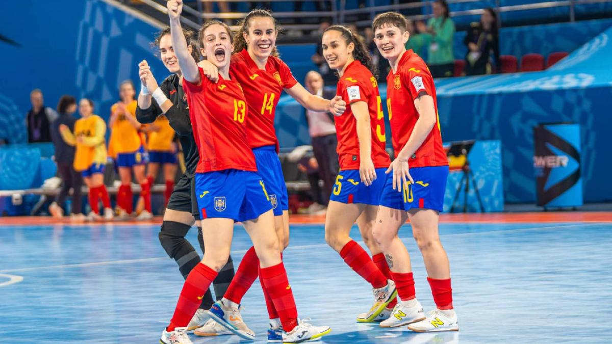 España brilla con un hat-trick de Irene Córdoba y espera rival en semifinales