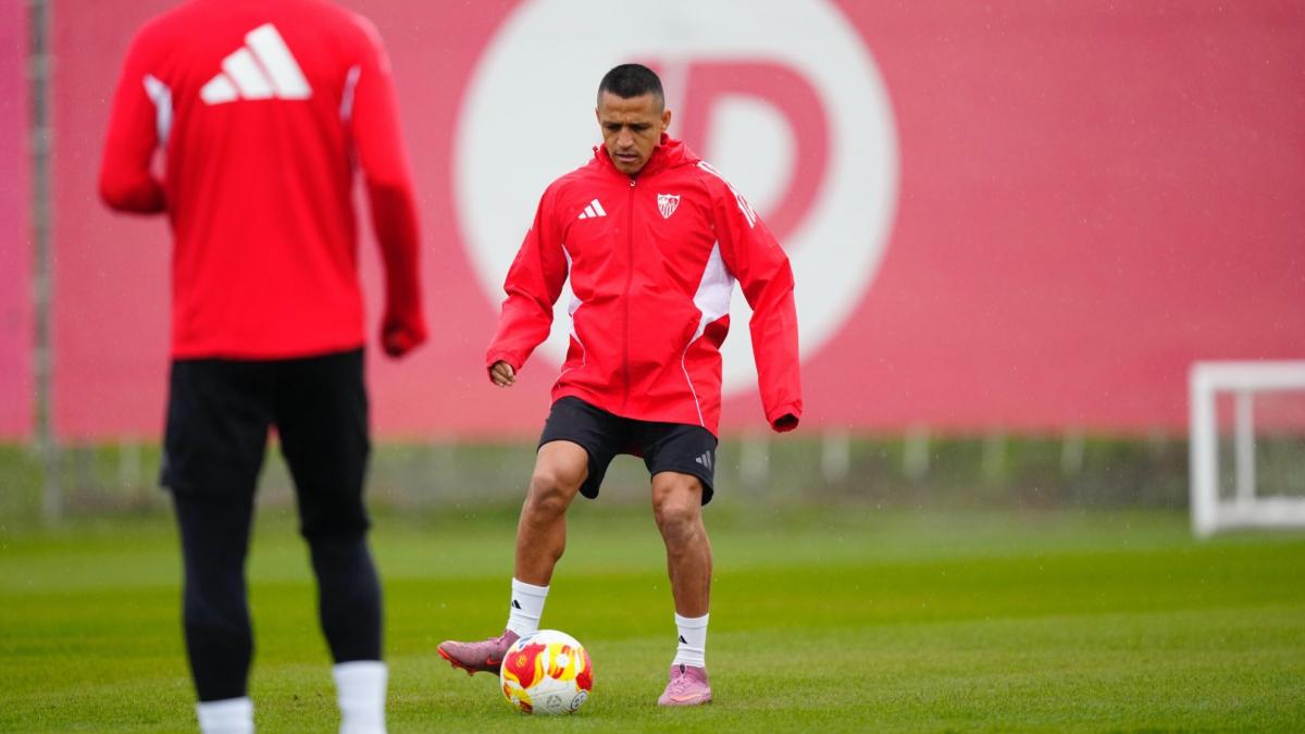 El Sevilla entrena con ocho ausencias y ya piensa en la Copa del Rey