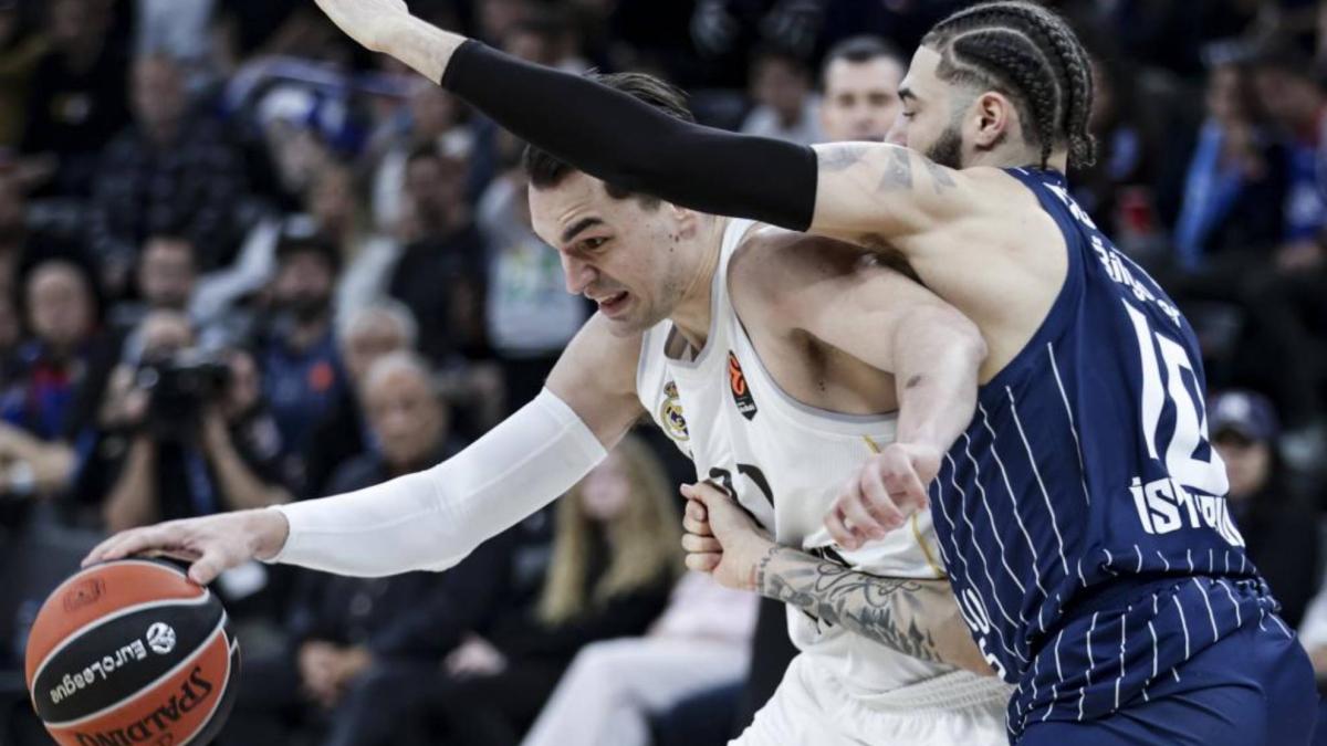Anadolu Efes sorprende al Real Madrid en una EuroLeague marcada por tensiones políticas