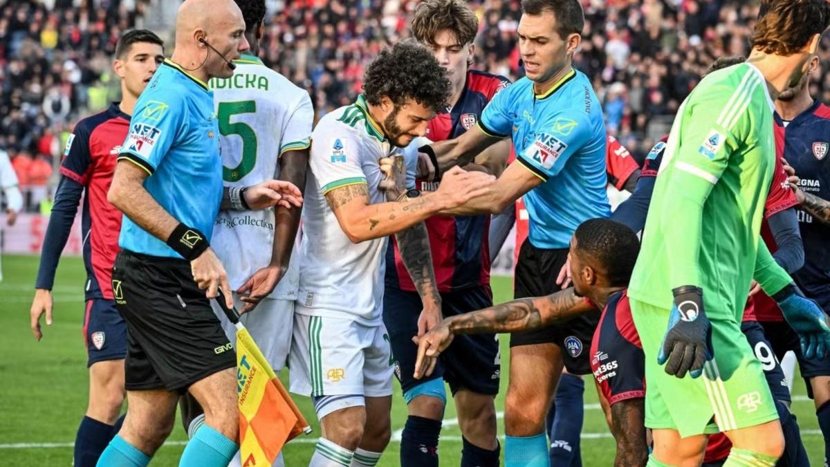 La tensa tarde de Hermoso ante el Cagliari: «Tu madre debe morir»