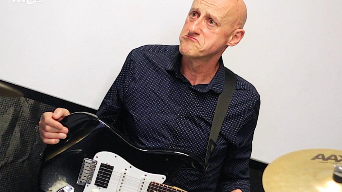 Ilegales rinde homenaje a Jorge Martínez en un emotivo concierto contra el cáncer