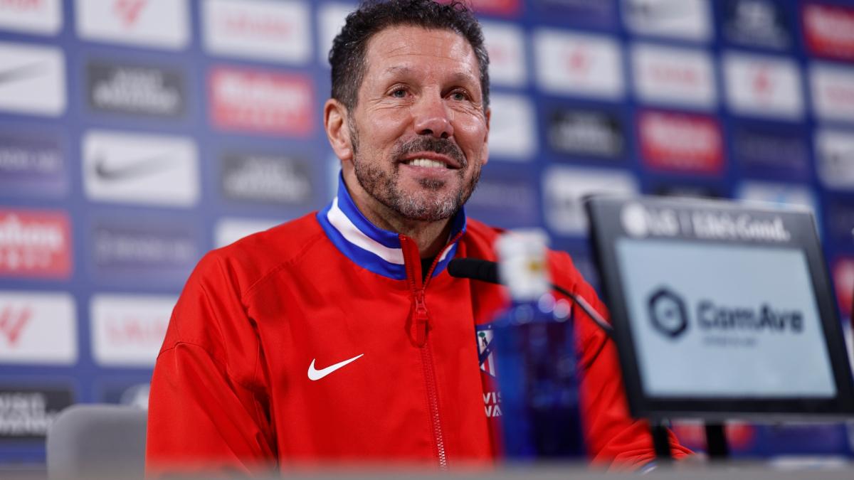 Simeone destaca el papel de sus futbolistas y se prepara para el desafío contra el Valencia