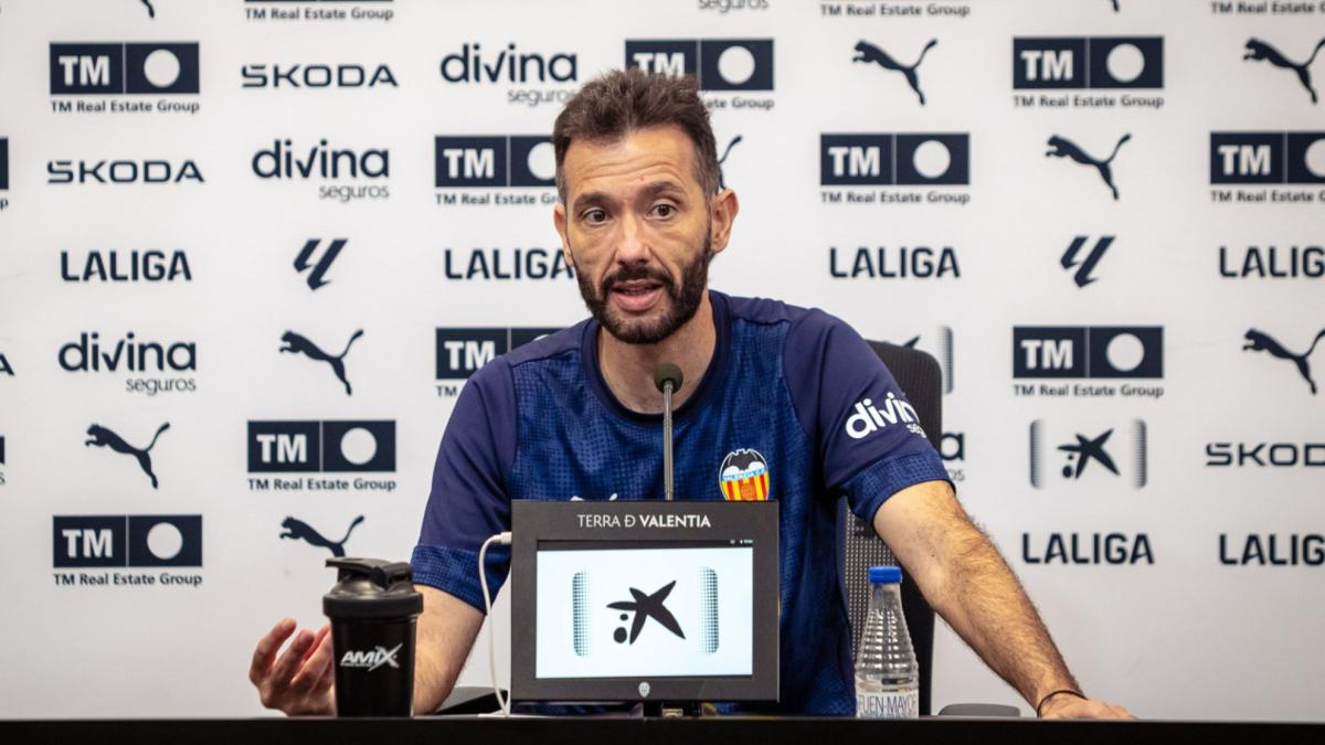 Corberán, ante las bajas para jugar contra el Atlético: “Creo más en la mentalidad que en la táctica”