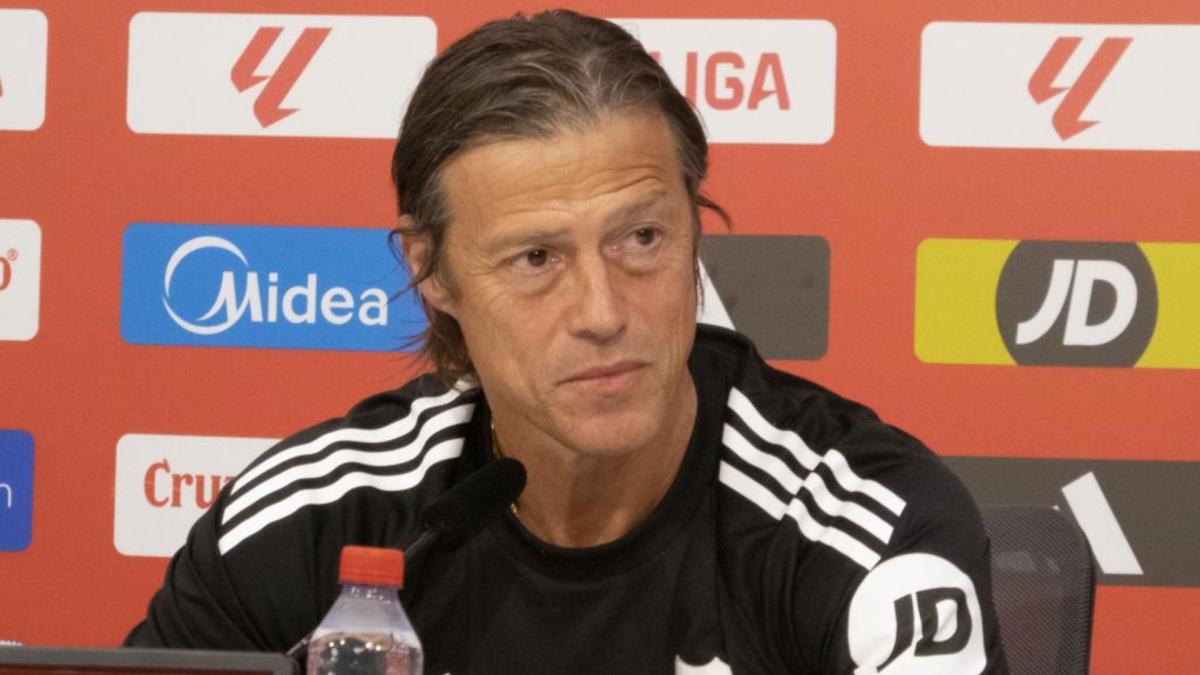 Almeyda elogia la capacidad del Sevilla tras su contundente victoria sobre el Oviedo