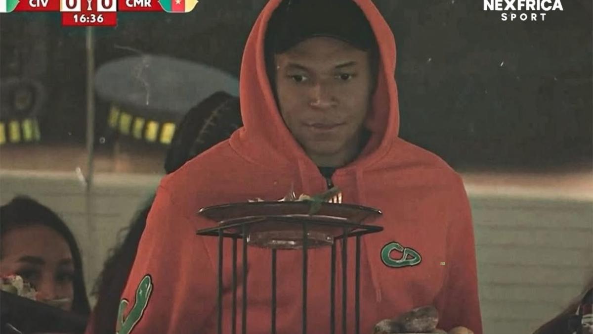 مبابي يحضر مباراة الكاميرون وكوت ديفوار في كأس إفريقيا برفقة تشواميني وكوندي