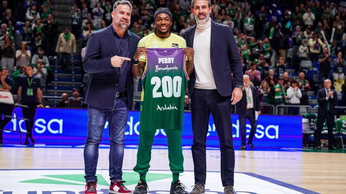 Un Kendrick Perry bicentenario es coronado en Málaga