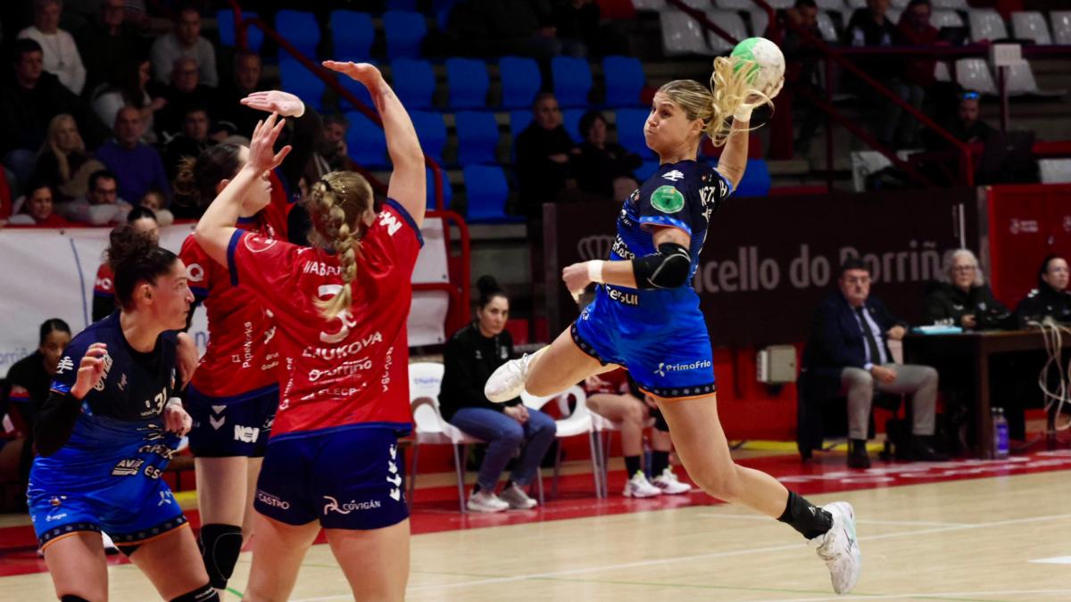 Bera Bera vence en Porriño y refuerza su liderato en la Liga Guerreras Iberdrola