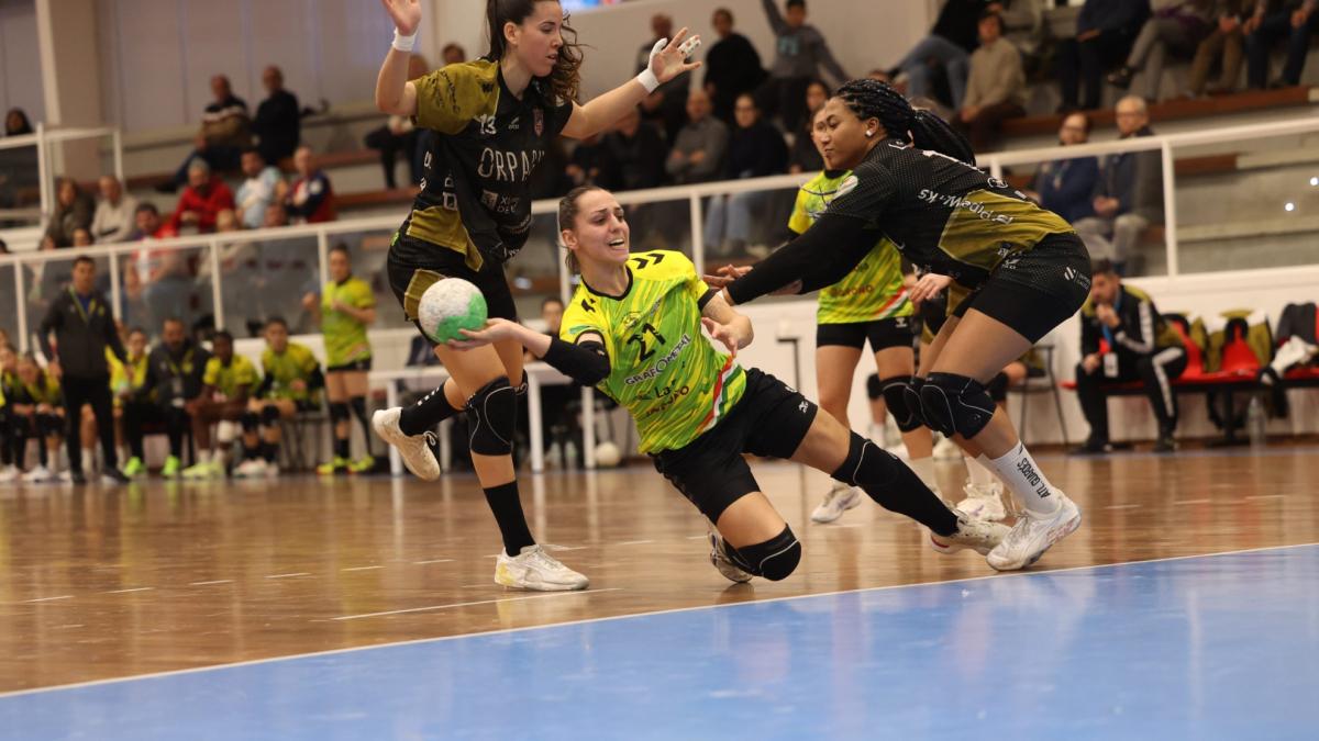 Rocasa vence a Bera Bera y aprieta la cabeza de la Liga Iberdrola