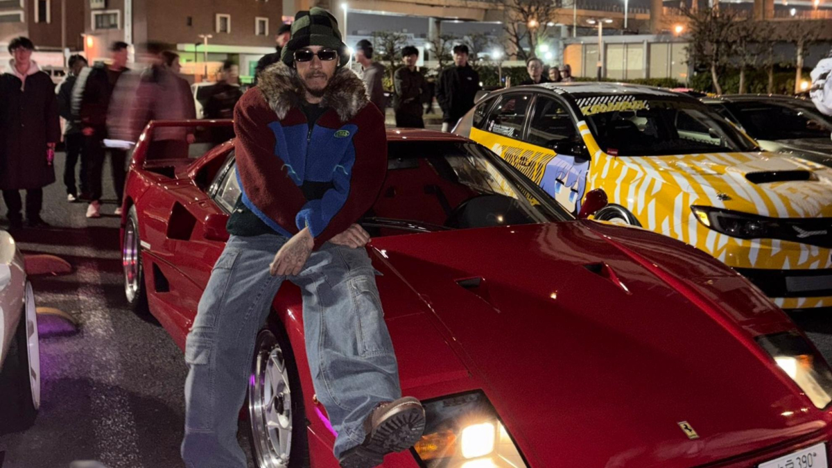 Hamilton aparece con un Ferrari F40 en el mítico parking japonés de Daikoku… al estilo Fast &amp;amp; Furious