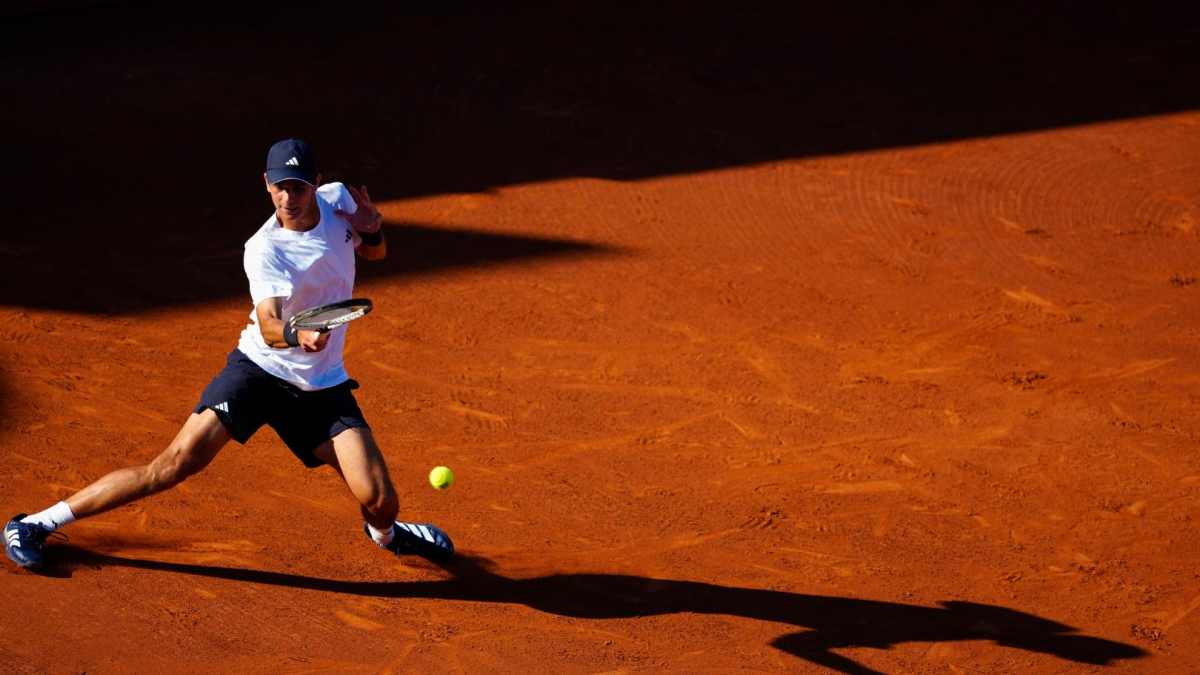 El nombre de Rafa vuelve a sonar con fuerza en París: Jódar cede cinco juegos en su debut de Roland Garros