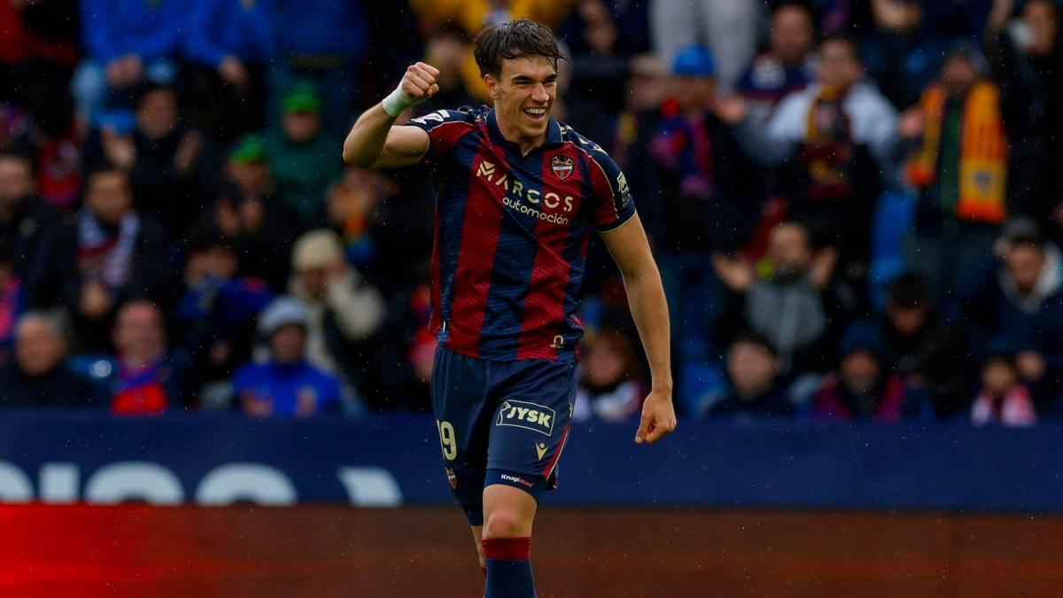 El Real Madrid aparece en el último momento por Carlos Espí