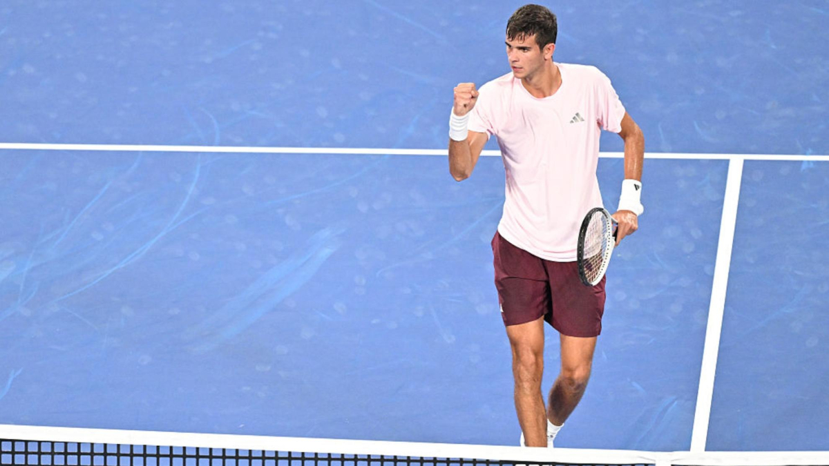 Rafa Jódar Defeats Tirante in Shanghai to Stay in ATP Finals Race