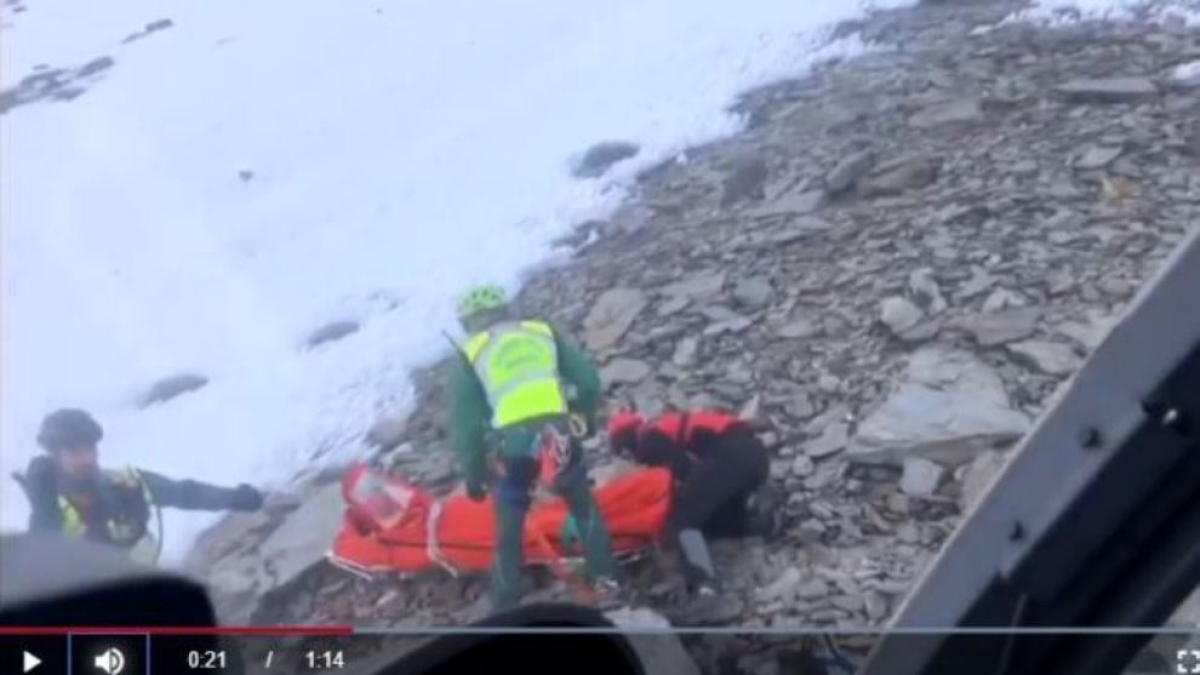 En coma un montañero tras caer en la vertiente oeste del Mulhacén