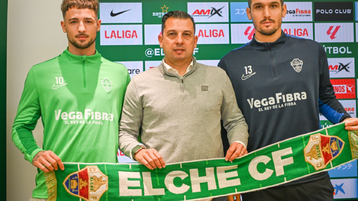 El Elche luce a los dos nuevos fichajes con los que espera dar el salto