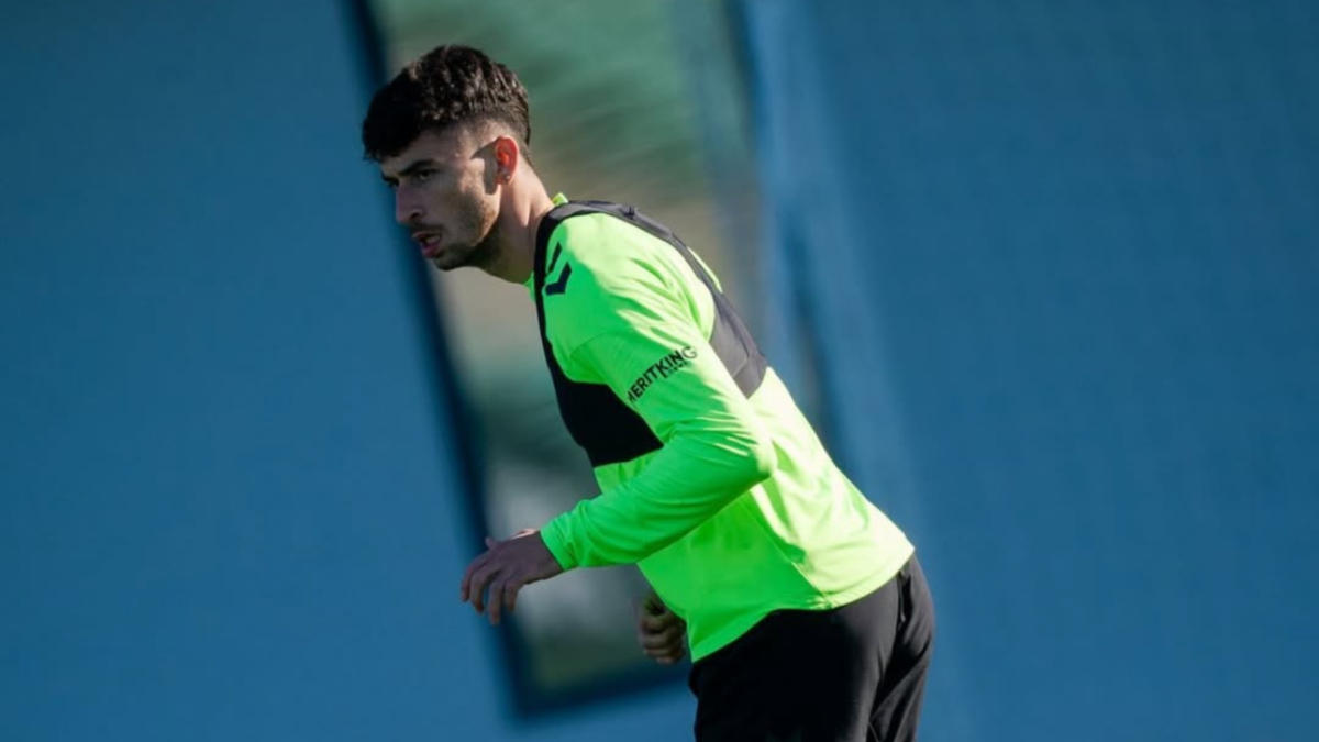 Marc Roca vuelve a una convocatoria más de tres meses después