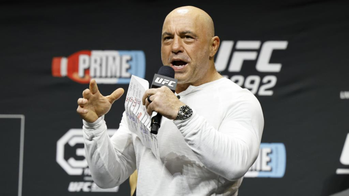 Joe Rogan: Không thích ý tưởng UFC Casa Blanca đấu ngoài trời