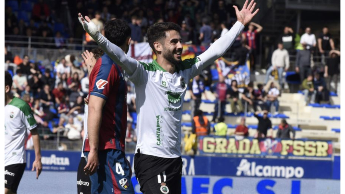 El Huesca se suicida en un minuto, acaba con ocho y el Racing remonta ...