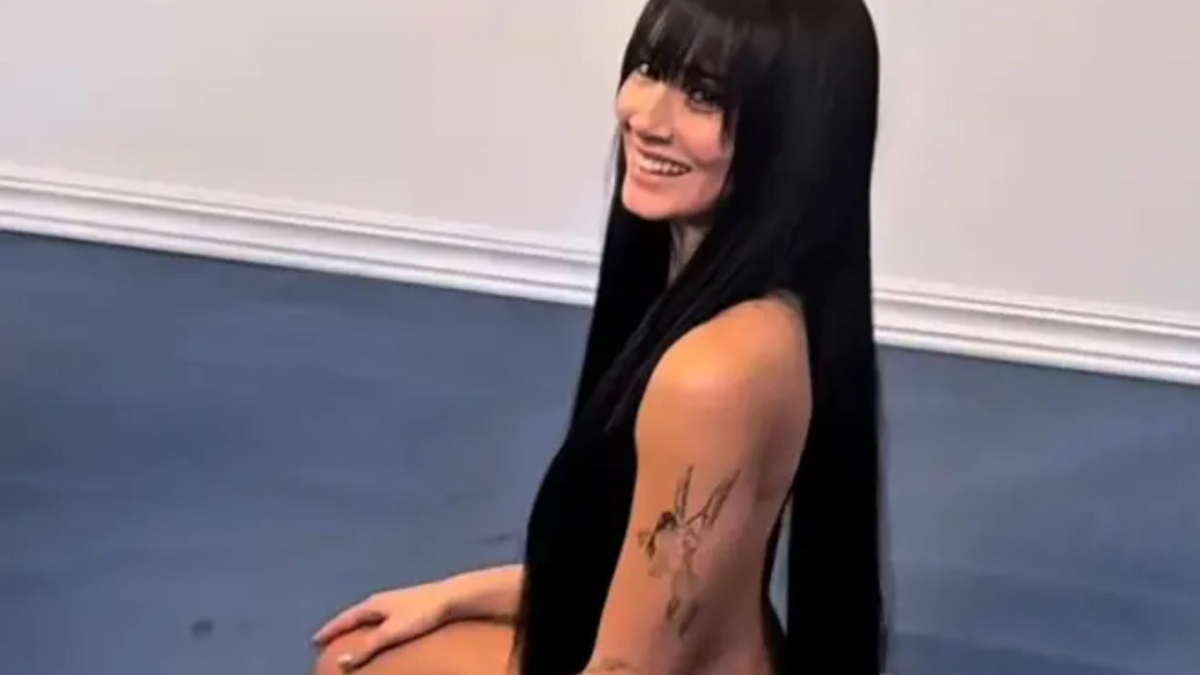 Aitana Se Desnuda En Cuarto Azul La Cantante Incendia Las Redes Con 