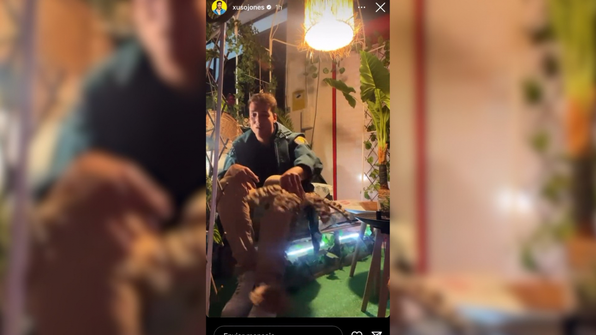 Xuso Jones va a comprar a un bazar chino y se queda encerrado