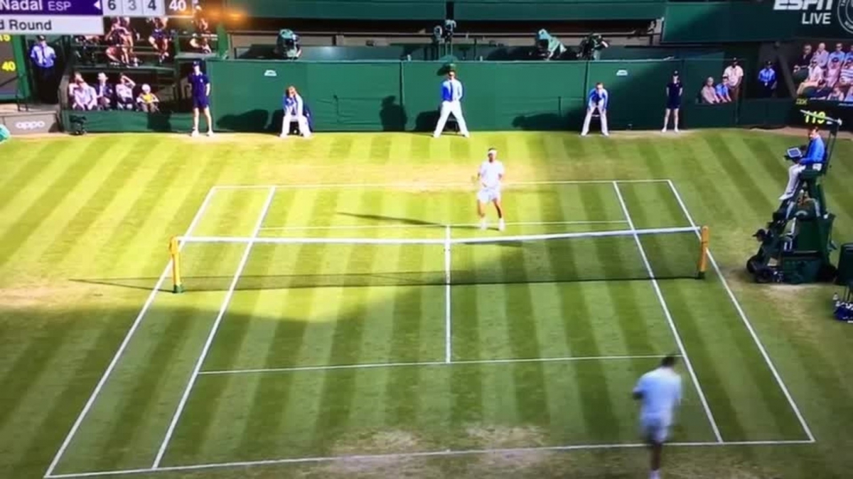 El pelotazo de Kyrgios al cuerpo de Nadal... y la mirada que mata de Rafa