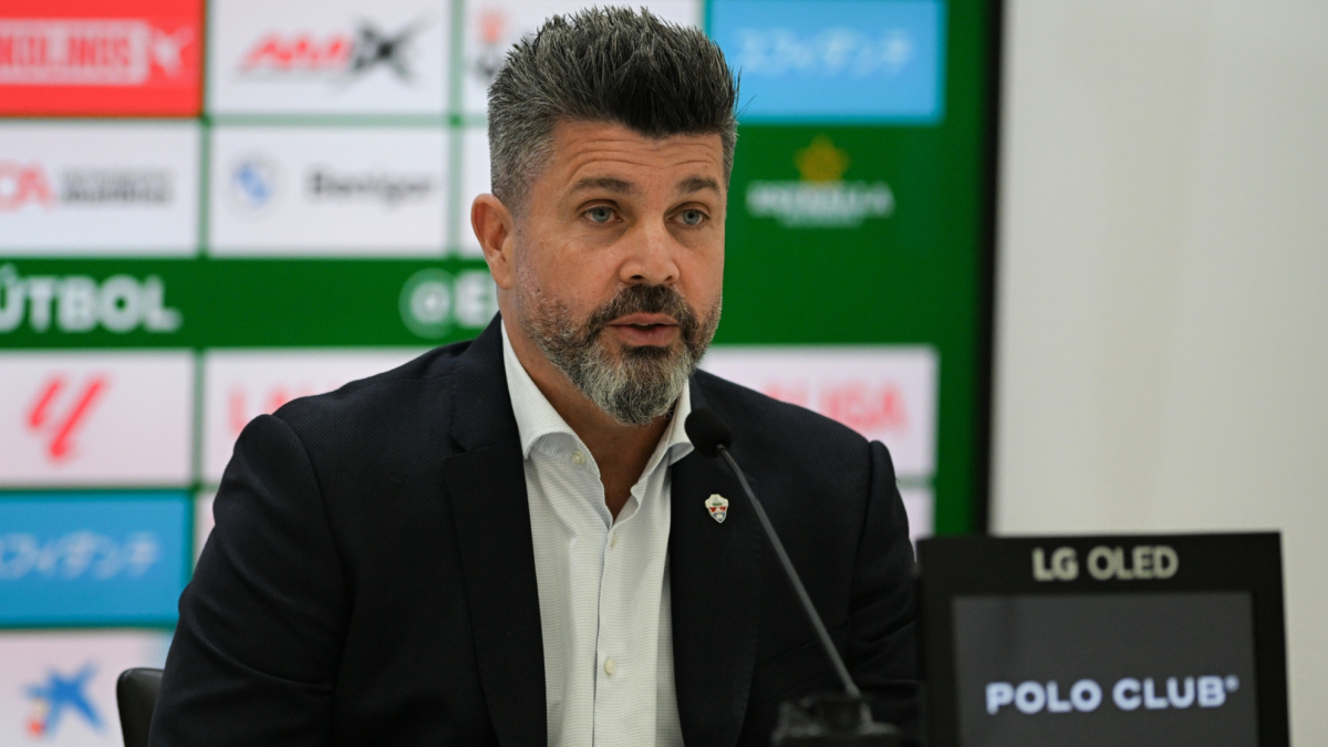 El dueño del Elche: «En España hay desórdenes similares o peores que en el fútbol argentino»