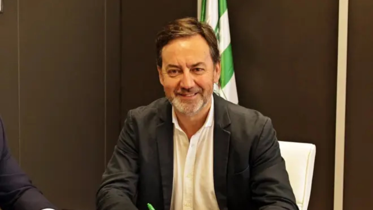 El Córdoba defiende su mercado, con 11 millones de límite, por no "hipotecar" al club