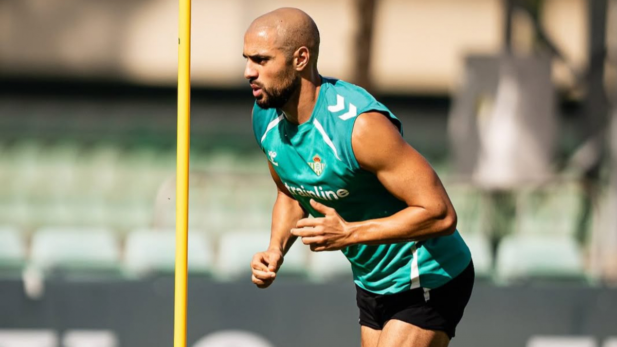  Amrabat se apunta al duelo directo por la Champions en La Cerámica 