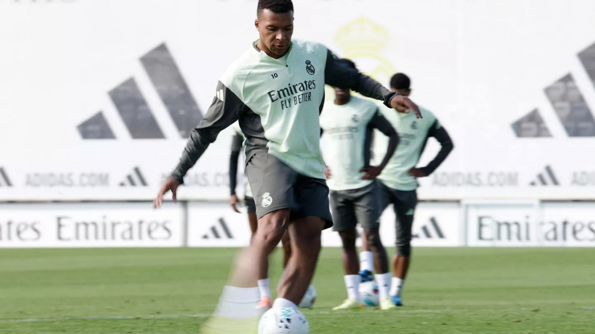 كيليان مبابي يعود للتدريبات مع ريال مدريد بعد تعافيه من إصابة الكاحل
