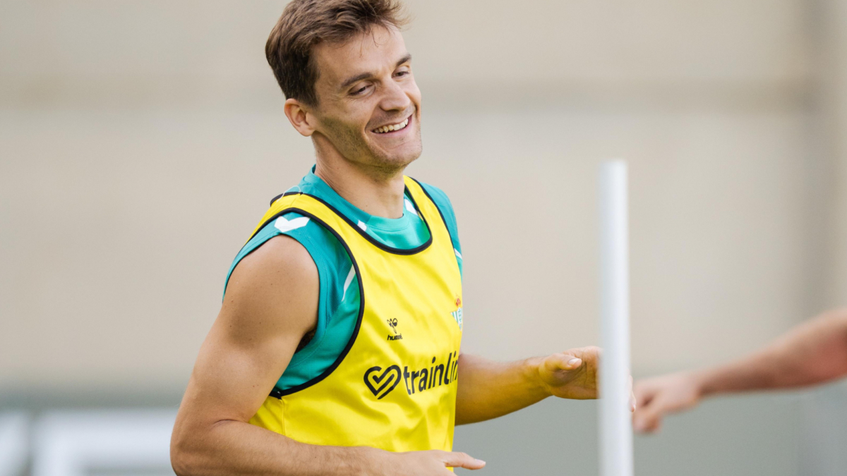  Llorente, Bartra, Deossa y Amrabat regresan a la lista ante el Villarreal 