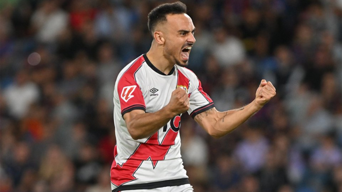  Álvaro se convierte en el máximo goleador del Rayo en primera 