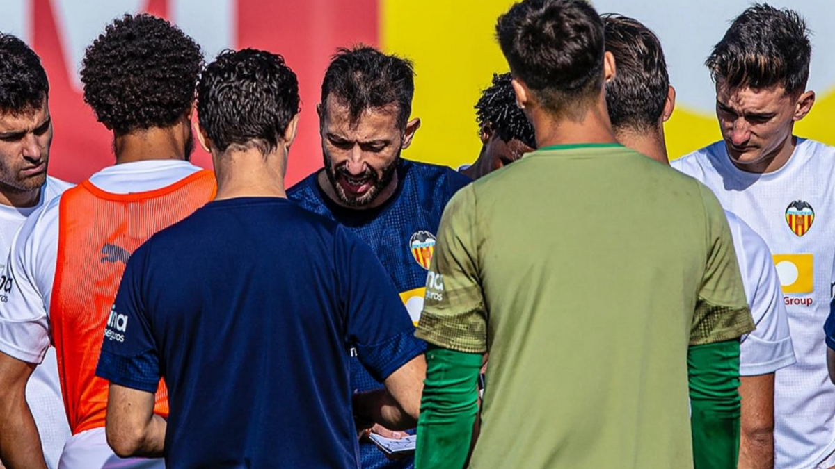  Corberán tras escuchar una avalancha de datos negativos: &quot;Me lo pones fácil... solo podemos mejorar&quot; 