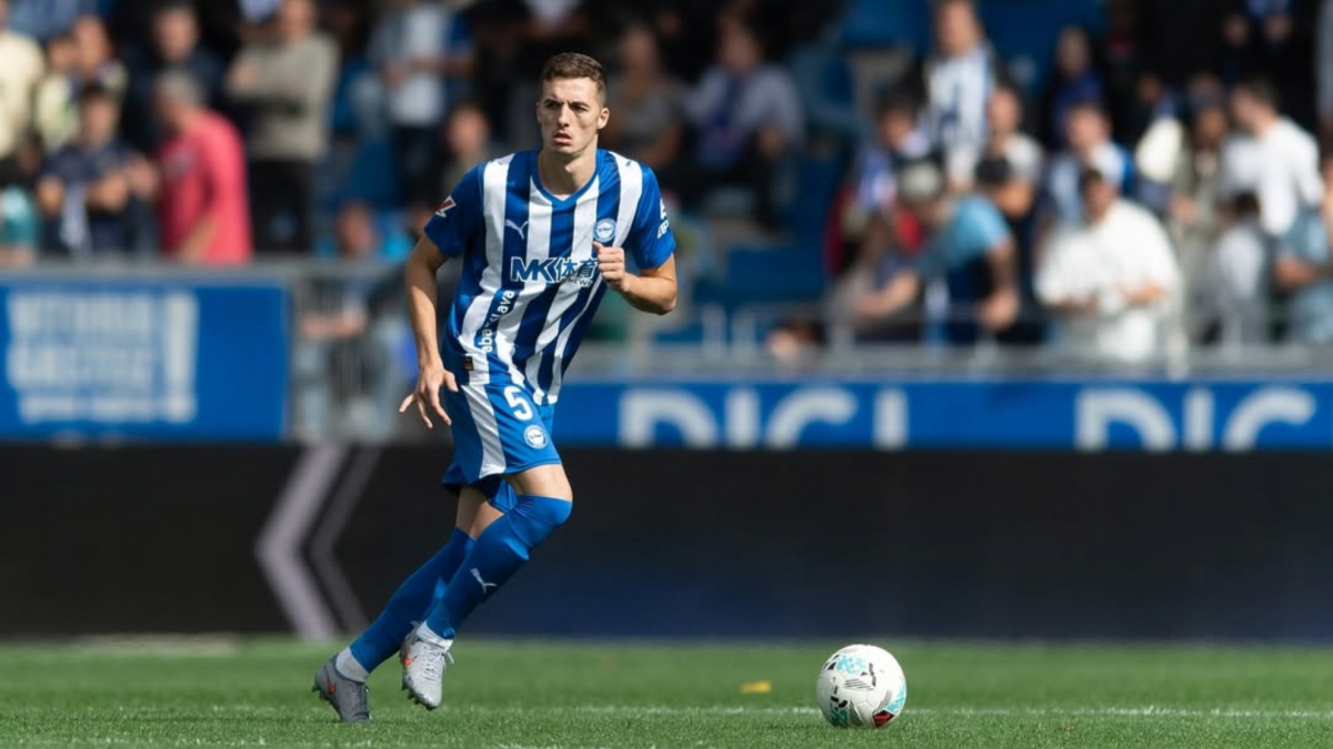  El Alavés ya es el equipo que menos goles encaja de Primera... con sólo un central específico 