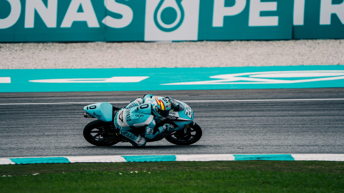 Almansa Races to Victory in Thrilling Moto3 Showdown in Japan