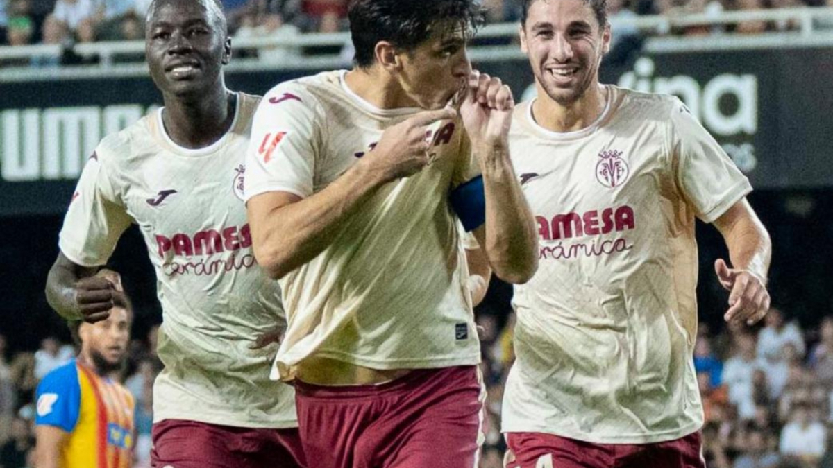  Gerard se reencuentra en su partido 300 de amarillo 