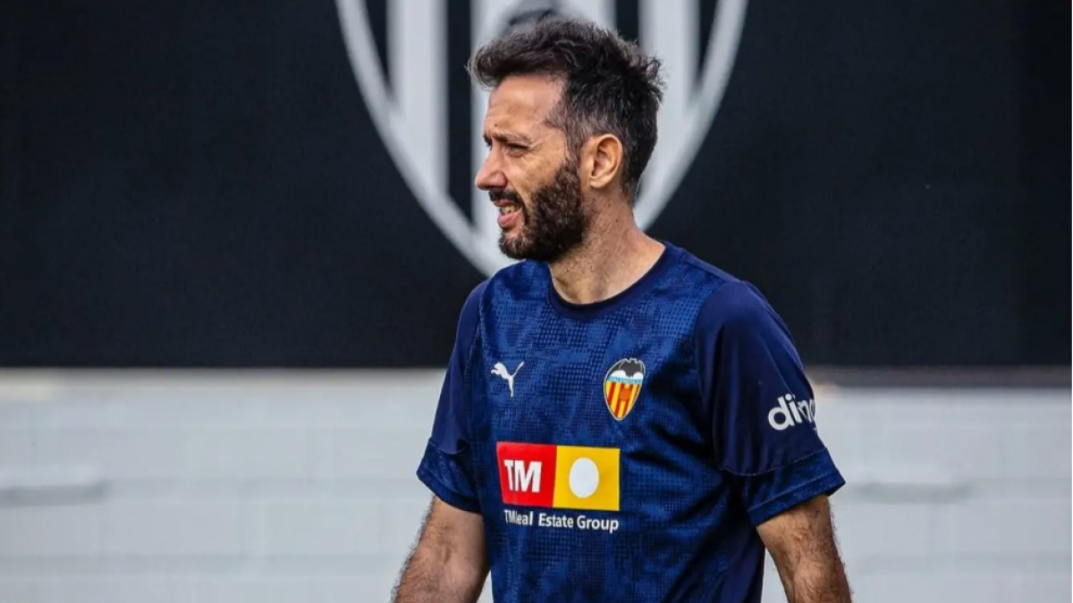  Carlos Corberán, tras la caída del Valencia al descenso: “Siento el respaldo del club desde el primer día” 