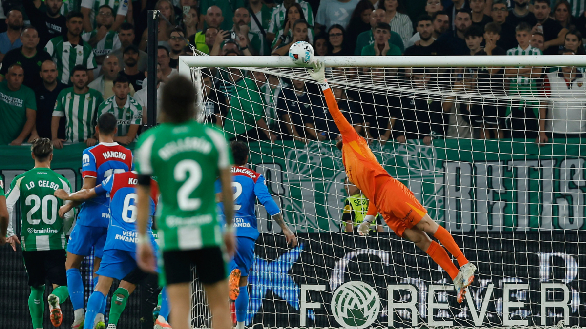  Abde y el Betis se estrellan con los palos y con los rivales de Champions 