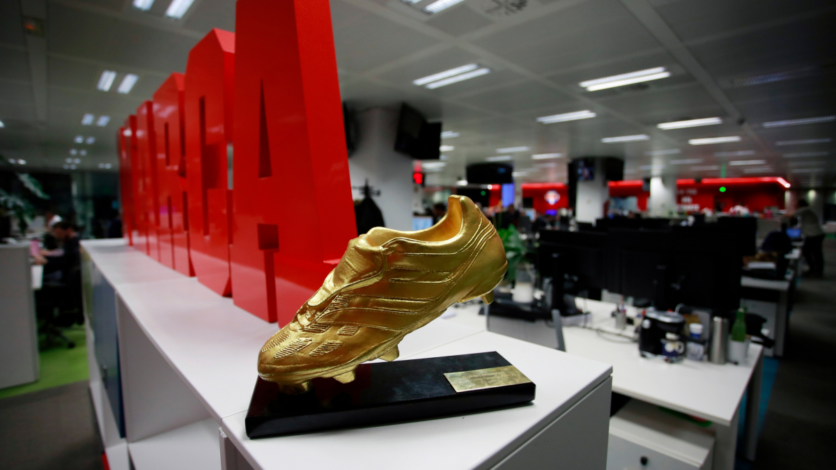 كيليان مبابي يتسلم جائزة الحذاء الذهبي لعام 2025 كأفضل هداف في أوروبا بعد تسجيله 31 هدفًا في الدوري الإسباني