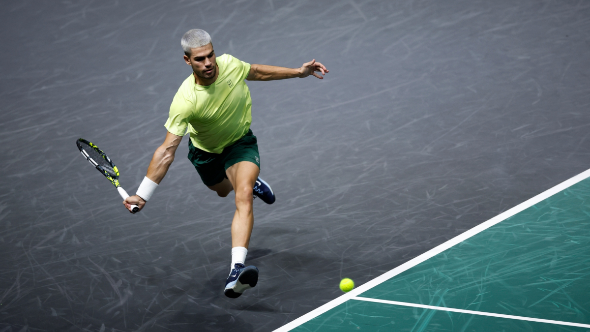 అల్కారాజ్ 221 రోజుల తర్వాత మళ్లీ తన అరంగేట్రంలో పడిపోయింది మరియు నంబర్ 1 ప్రమాదంలో ఉంది అల్కారాజ్ 221 రోజుల తర్వాత మళ్లీ తన అరంగేట్రంలో పడిపోయింది మరియు నంబర్ 1 ప్రమాదంలో ఉంది