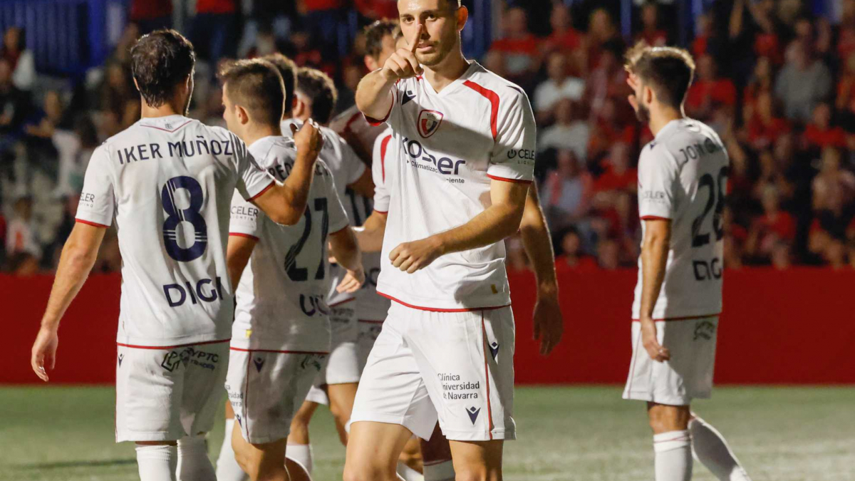 Raúl García Shines with Hat-Trick, Leading CA Osasuna to Victory