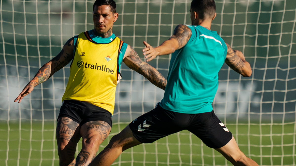  El Chimy Ávila se suma a las bajas de Isco y Junior frente al Mallorca 