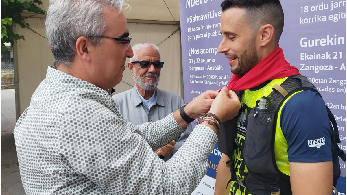 Joseba Alzueta se despide con su reto más extremo: ocho islas, diez etapas y 500 kilómetros por el Sáhara