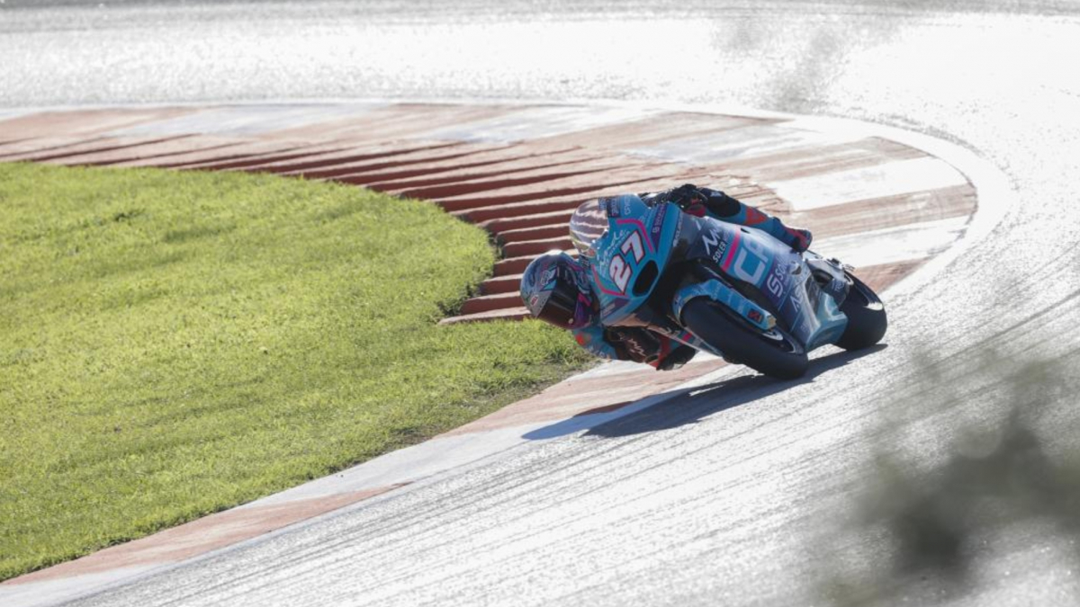 Holgado, pole en Moto2 y Manu González saldrá delante de Moreira