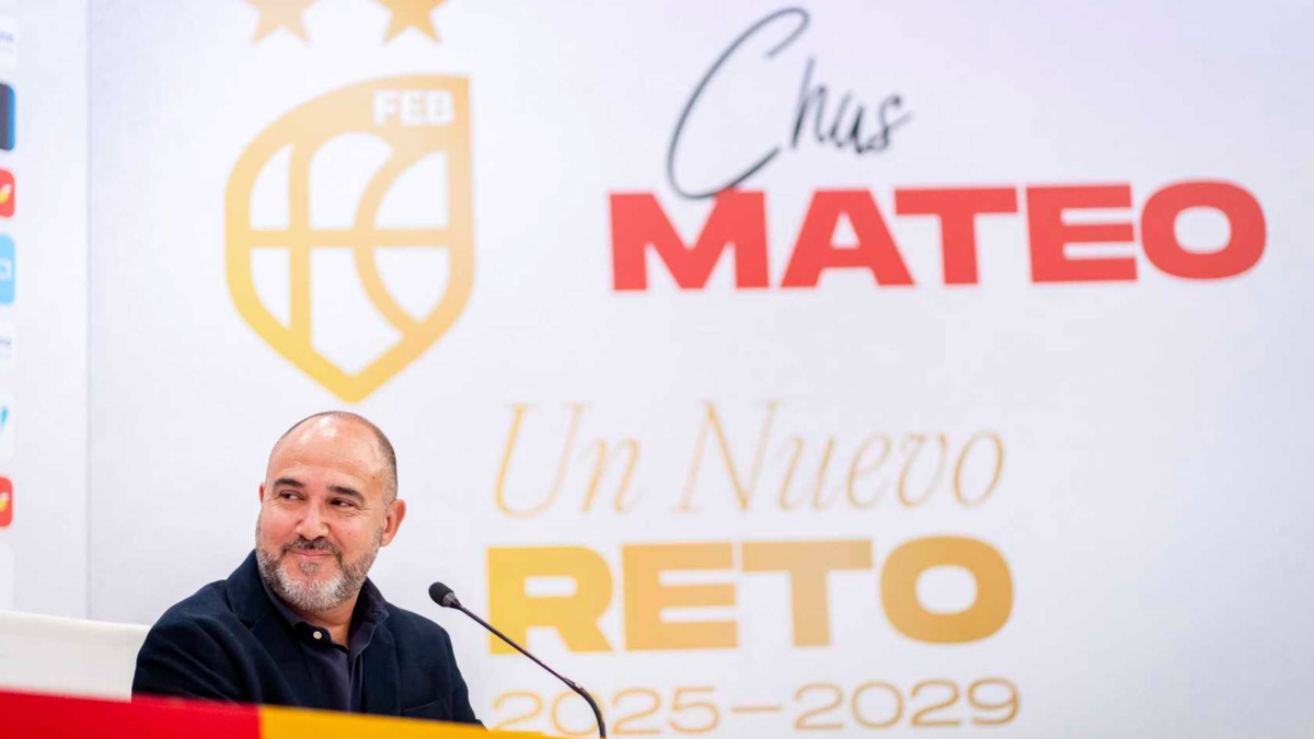 Chus Mateo transforma el baloncesto español con su exitosa estrategia en Tenerife