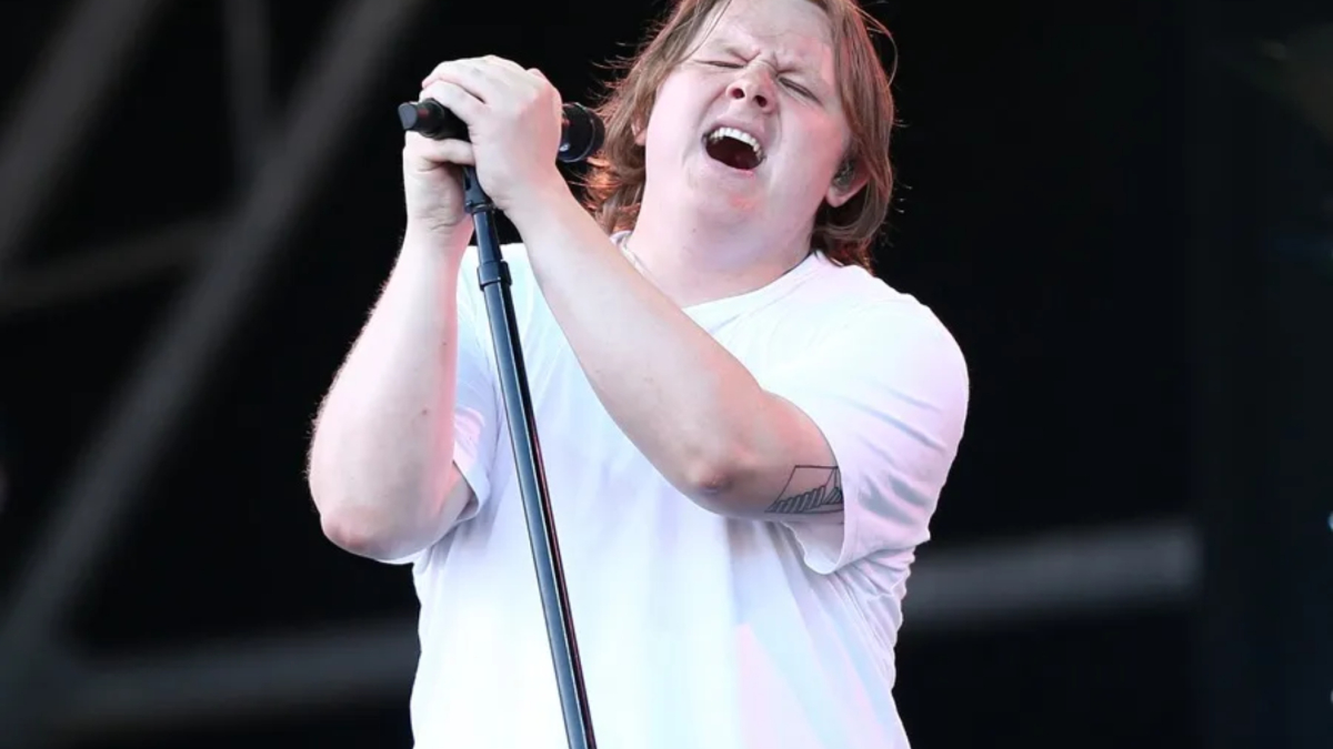 Aún quedan entradas para ver a Lewis Capaldi en Europa en 2026: ciudades, fechas y precios