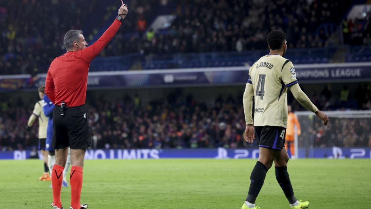 Araujo no puede volver a jugar ningún partido importante con el Barça"